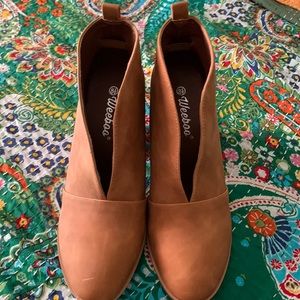 Weeboo heeled booties, 8.w
